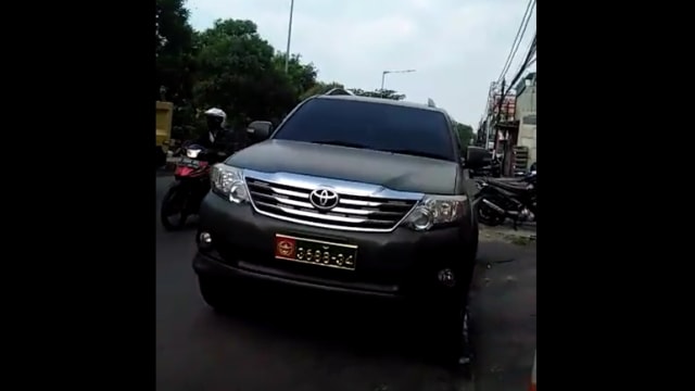 Mobil dinas TNI yang diduga dipakai warga sipil. Foto: Dok. Istimewa