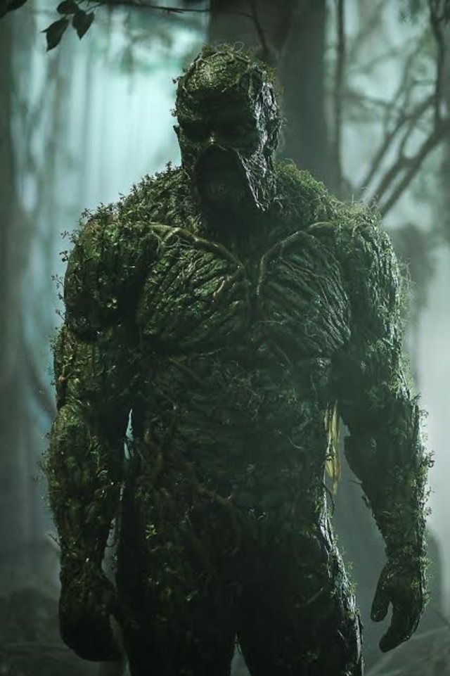 Derek Mears sebagai Swamp Thing. Foto: Warner Media