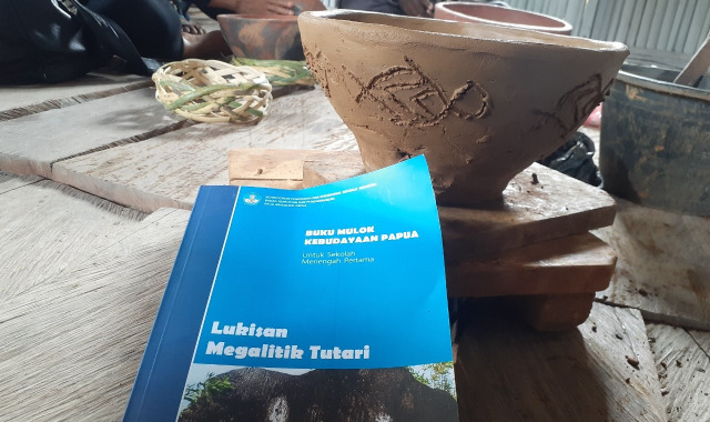 Motif Purbakala Megalitik Tutari pada Gerabah Abar Papua (457452)