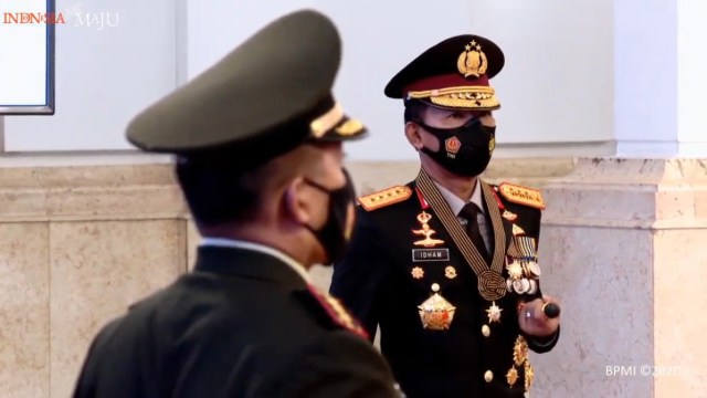 Kapolri Jenderal Pol Idham Azis menghadiri HUT ke-75 TNI di Istana Negara, Senin (5/10).  Foto: Youtube/@BPMI