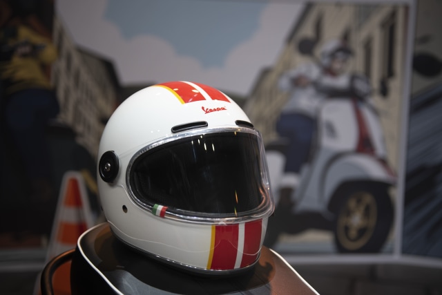 Helm Vespa Racing Sixties Foto: Piaggio Indonesia