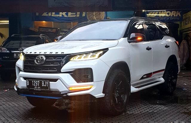 Bikin Toyota Fortuner VRZ Bertampang Facelift, Segini Biayanya (75257)