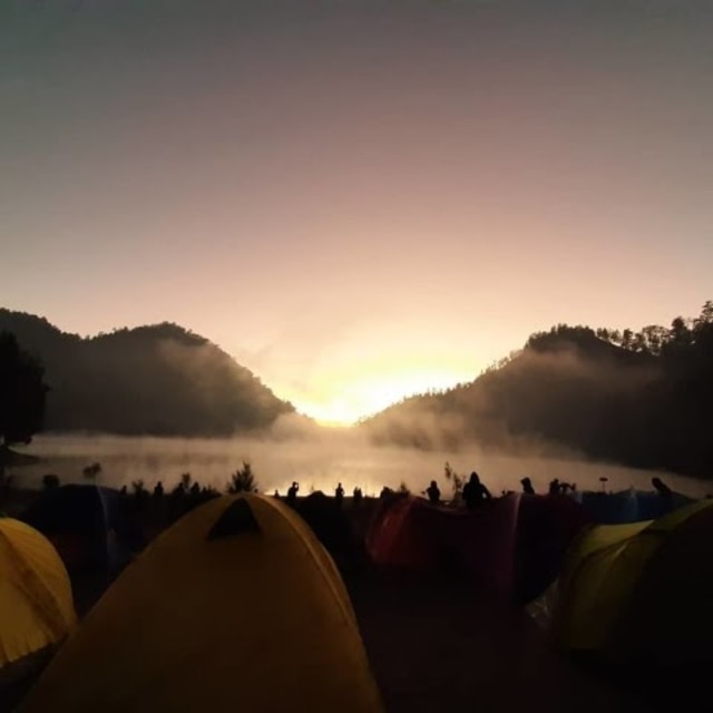 Pendakian Semeru. Foto: Rizal Adhi