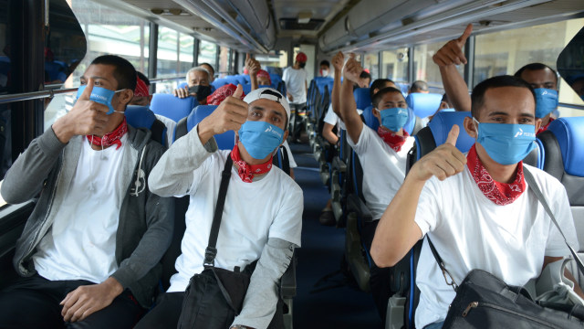 Posisi Duduk Bus di Atas Ban Bikin Cepat Mual, Benarkah? (54263)