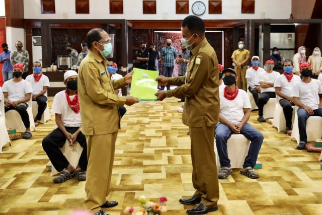 Foto: 51 Nelayan yang Dibebaskan Raja Thailand Tiba di Aceh (6463)