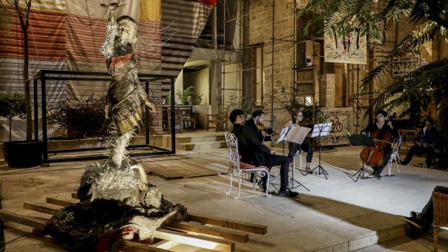 Foto: Seniman di Lebanon Gelar Pameran Seni untuk Bantu Warga Terdampak Ledakan (39479)