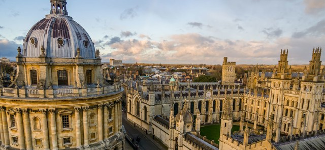 Universitas Oxford. Oup.com