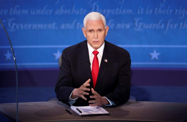 Eks Wakil Presiden AS Mike Pence berpartisipasi dalam debat kampanye wakil presiden tahun 2020. Foto: Lucy Nicholson/Reuters