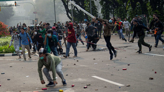 Kriminal Jabodetabek: Penjambret HP Bocah Ditangkap; Ekspose Kebakaran Kejagung (20546)
