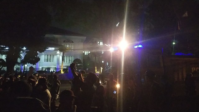 3 Tersangka Sekap Polisi saat Demo Dibui di Polda Jabar, Buruh dan Penjaga Posko (20363)
