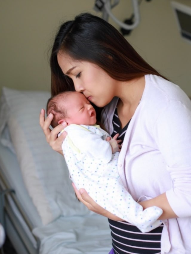 Ilustrasi ibu dan bayi baru lahir Foto: Shutterstock