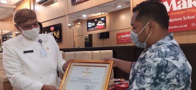 Warung Kuliner ‘MakanKu’ Solo Sajikan Menu Higienis, Terapkan Protokol Kesehatan (8908)