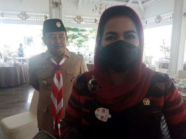 Anggota Komisi X DPR RI dari Fraksi PDI Perjuangan, Puti Guntur Soekarno saat ditemui awak media di Pendopo Pemkab Kuningan. (Andri Yanto)
