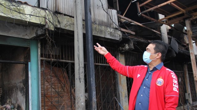 Wakil Gubernur Provinsi DKI Jakarta, Ahmad Riza Patria melakukan peninjauan sejumlah fasilitas umum yang rusak usai demo di Jakarta. Foto: PPID DKI JAKARTA
