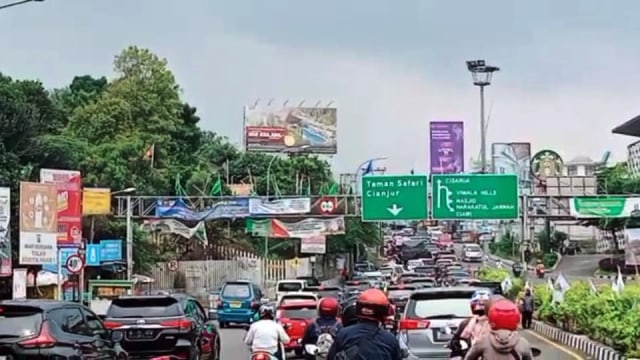 Suasana lalu lintas di Jalur menuju Puncak, Jawa Barat, Sabtu (10/10). Foto: Dok. Istimewa