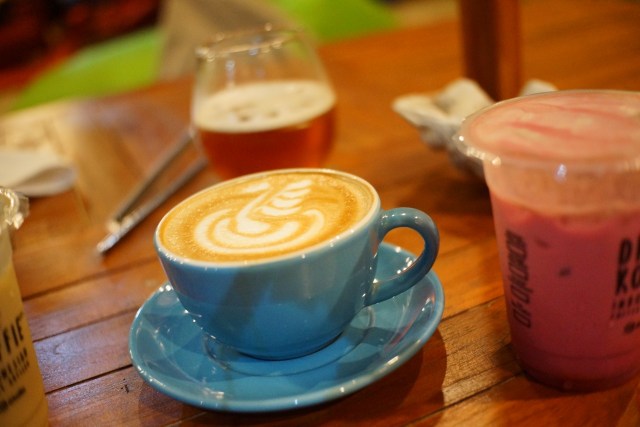 Beberapa menu minuman yang ada di Dr. Koffie Bandar Lampung, Sabtu (10/10) | Foto : Dimas Prasetyo/Lampung Geh