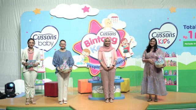 3 Peran Orang Tua saat Berikan Stimulasi untuk Anak (195185)