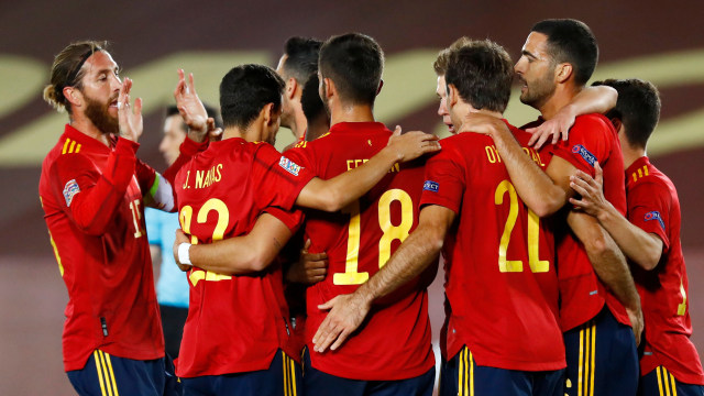 Spanyol vs Swiss. Foto: Juan Xavier Medina/Reuters