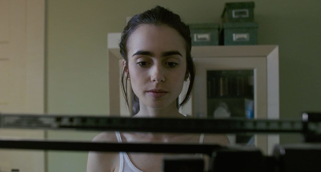 8 Fakta Menarik tentang Lily Collins, Pemeran Utama Emily in Paris (13880)