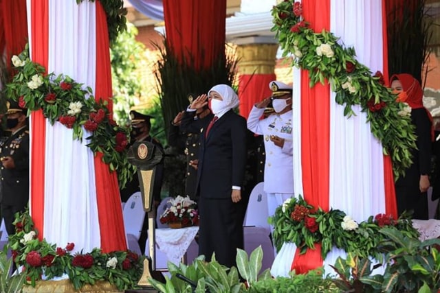 Gubernur Jawa Timur Khofifah Indar Parawansa dalam sebuah acara di Gedung Grahadi, Surabaya. Foto: IG Khofifah