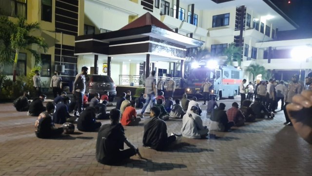 Sebanyak 200 orang ditangkap terkait demo rusuh di Gorontalo.  Foto: Dok. Istimewa