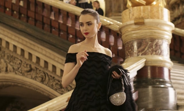 Lily Collins sebagai Emily Cooper di serial Emily in Paris. Foto: dok. Netflix