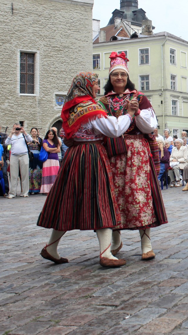 Mengenal Tradisi Terbiasa Hidup Tanpa Pria di Estonia (2876)
