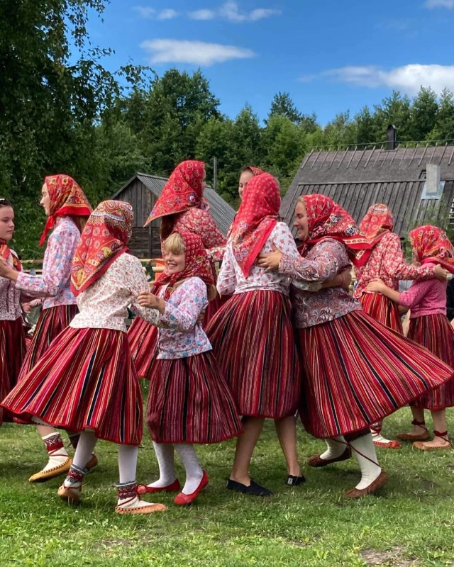 Mengenal Tradisi Terbiasa Hidup Tanpa Pria di Estonia (2875)
