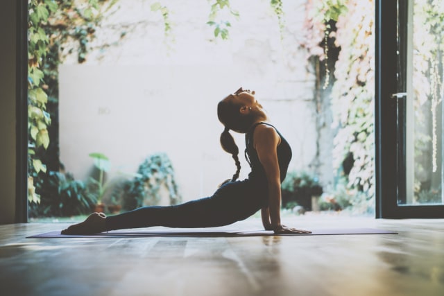Tips Sehat #YogaDiRumahAja dari Aprishi Allita (243433)