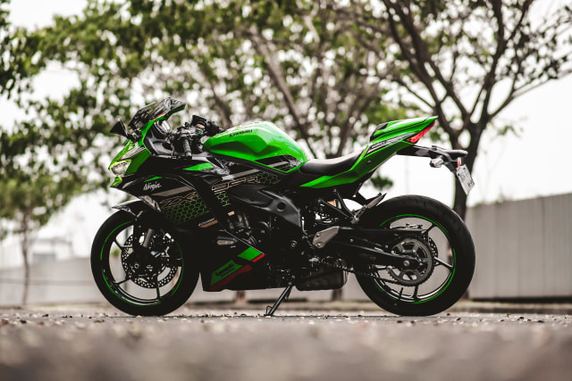 Sepekan bersama Kawasaki Ninja ZX-25R, Ini Plus-Minusnya! (342391)