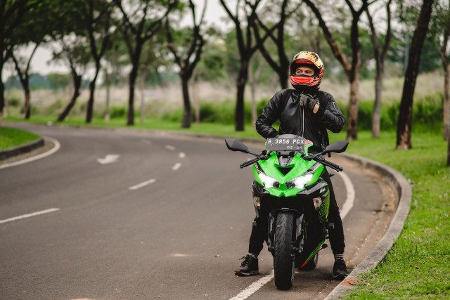 Foto: Kawasaki Ninja ZX-25R, Motor Sport 250 Cc Rasa 'Moge' (211622)