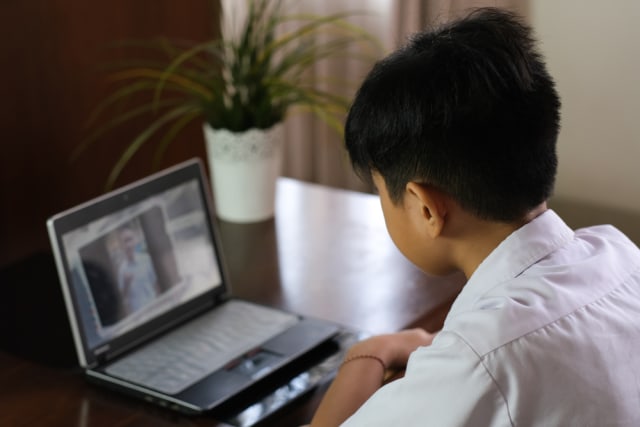 Cara Unik Guru Selama Belajar di Rumah, Minta Orang Tua Kirim Foto Hingga Video (1)