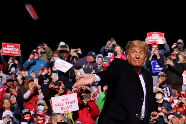 Trump dan Moderator Terlibat Debat Panas soal Konspirasi QAnon (124742)