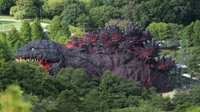 Taman Hiburan di Jepang Ini Buat Patung Godzilla Raksasa Mirip Ukuran Asli (101164)