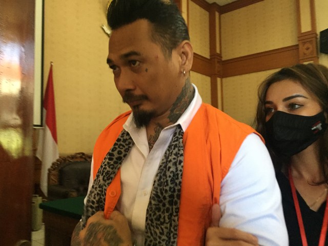 Fakta-fakta Vonis Jerinx: Lebih Rendah dari Tuntutan hingga Diam Seribu Bahasa (366554)