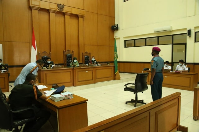 Sidang Letnan RW, pembunuh Babinsa Pekojan di Pengadilan Militer II-08 Jakarta Timur. Foto: dok.puspen TNI