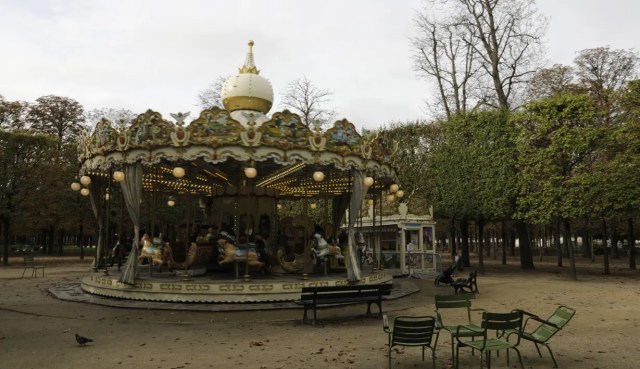 Suasana Taman Tuileries di Paris yang Kosong Akibat Pandemi Foto: AP/Lewis Joly