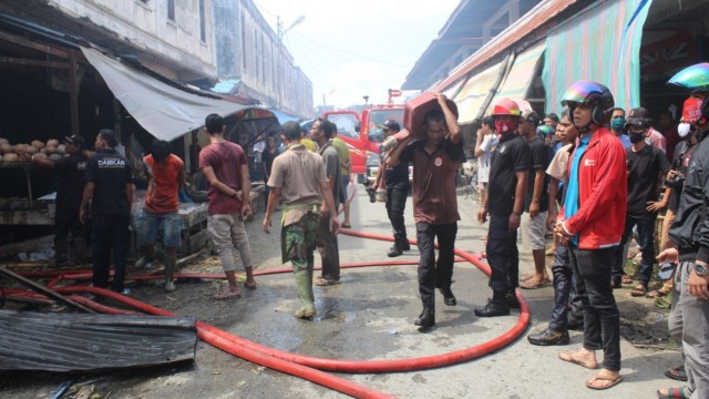 Dua Ruko di Aceh Barat Terbakar (5417)