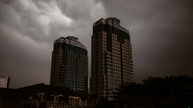 Ilustrasi langit mendung. Foto: Aditia Noviansyah/kumparan