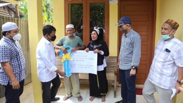 20 Tahun Tempati Gubuk, Pasangan Tunanetra Dapat Rumah dari Pemerintah Aceh (127840)