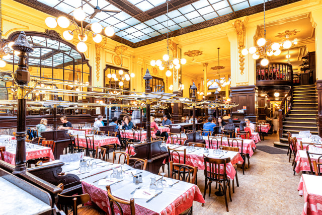 Mau Makan Escargot yang Enak dan Murah di Kota Paris? (21113)