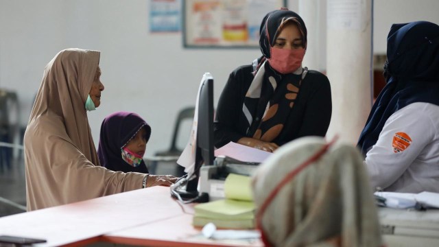 Foto: Lagi, Bantuan Corona Disalurkan untuk Warga Banda Aceh (3828)