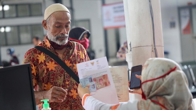Foto: Lagi, Bantuan Corona Disalurkan untuk Warga Banda Aceh (3829)