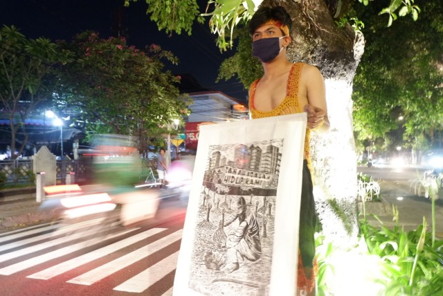 Melihat Pameran Seni Berjalan Bertemakan Isu Sosial di Yogyakarta (30175)