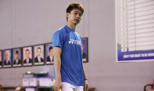 Fajar Alfian Renang Hanya Pakai Celana Kolor, Diledek Kevin Sanjaya (16790)