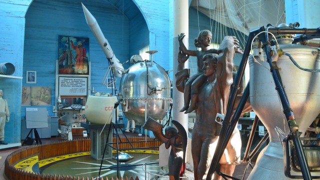 Museum Luar Angkasa di Dalam Gereja (397094)