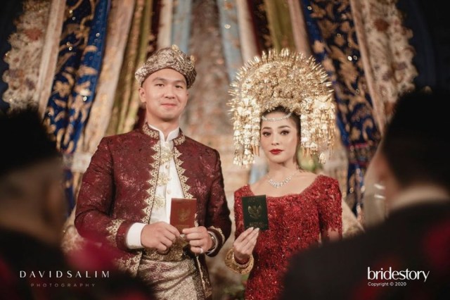 Tak Hanya Suami Nikita Willy, 4 Seleb Ini Juga Dapat Gelar Minang Usai Menikah (28065)