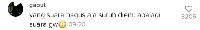Wanita Nyanyi Tengah Malam di Kamar Sendirian, Terekam Suara Menyuruhnya Diam (71682)