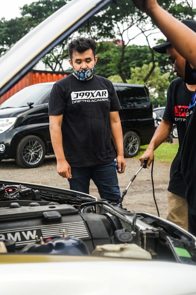 Pengalaman Kami Belajar Drifting di Sekolah Drift Akbar Rais (434819)
