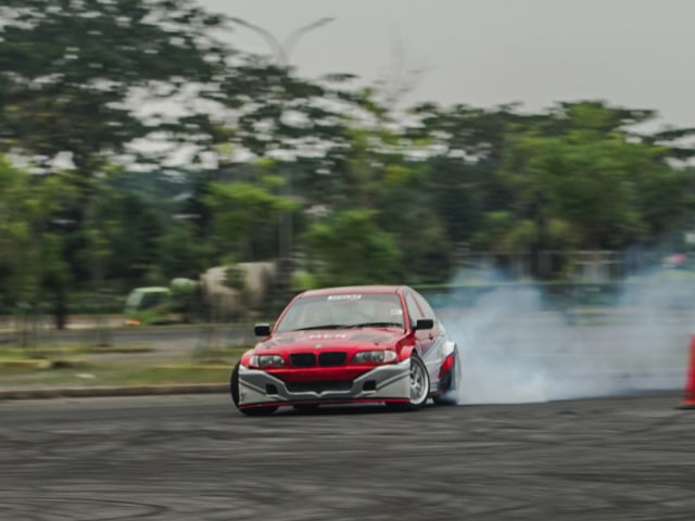 Kenapa Mobil Balap Drift Harus Berpenggerak Roda Belakang? (222279)